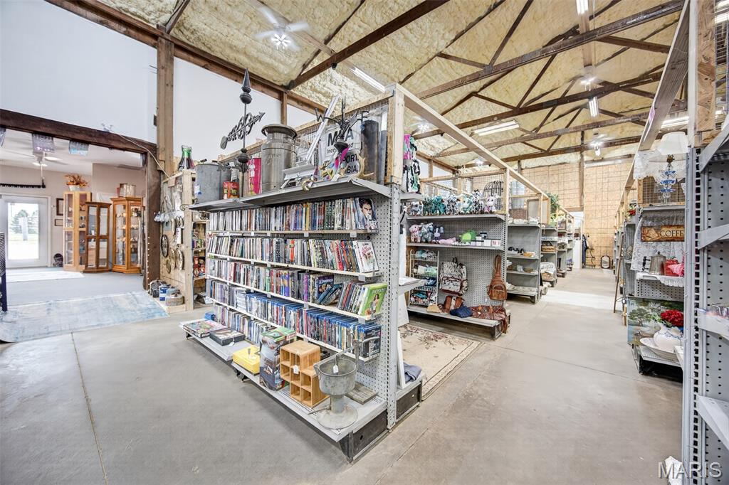 LEBANON - Commercial Sale