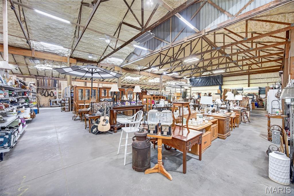 LEBANON - Commercial Sale