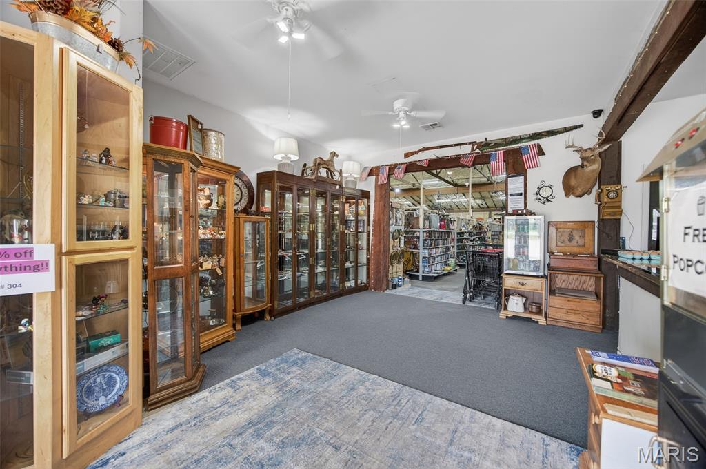 LEBANON - Commercial Sale