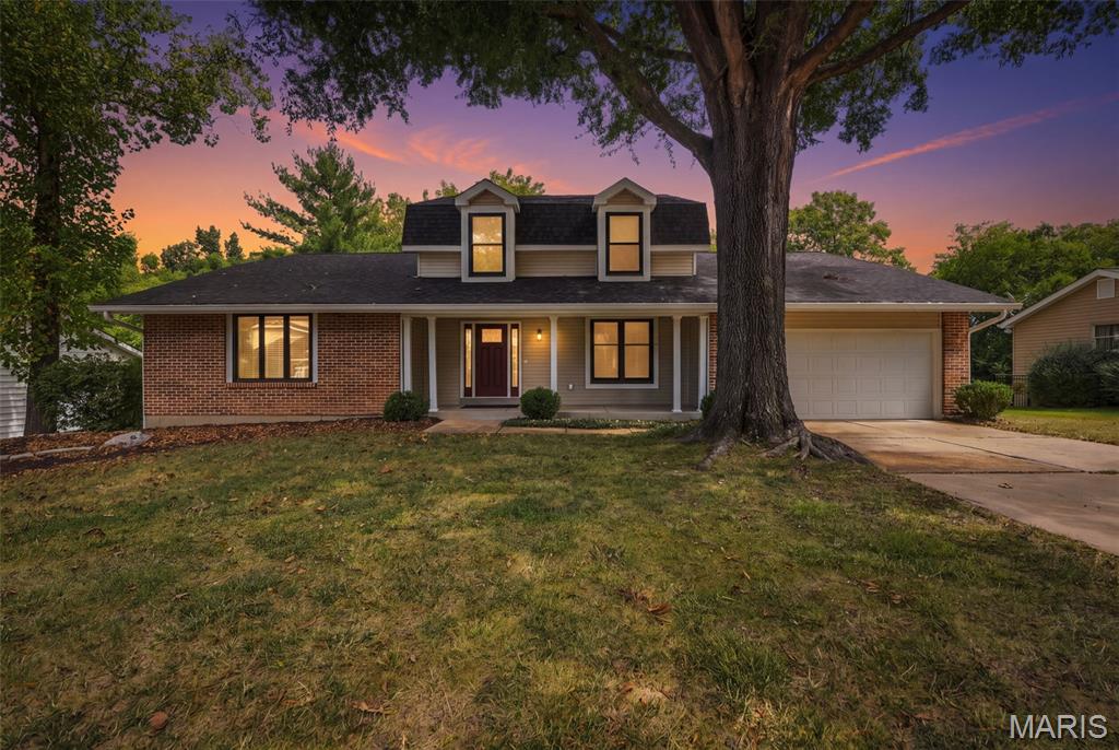 Welcome to 1751 Canyon View Court in Chesterfield’s desirable Baxter Lakes subdivision. This spacious five-bedroom, two-and-a-half-bath home offers a versatile floor plan with the primary suite and a second bedroom conveniently located on the main level—ideal for guests, a home office or multigenerational living. The eat-in kitchen features wood floors, a center island, double ovens and a gas cooktop, with easy access to the formal dining room for entertaining. A formal living room provides additional gathering space, while the inviting family room features wood floors, a vaulted ceiling and a wood-burning fireplace. Step outside onto the large deck overlooking the backyard and peaceful common ground beyond. The unfinished walkout basement offers abundant storage and excellent potential for additional finished living space. A wonderful opportunity to make your home in Baxter Lakes!
