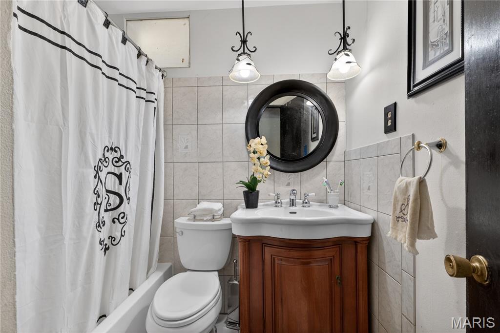 Hathaway Manor 17 - Residential