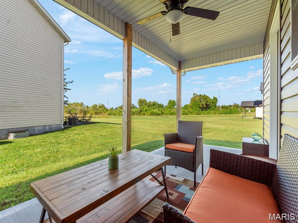 PRAIRIE TRAILS ESTATES - Residential Lease