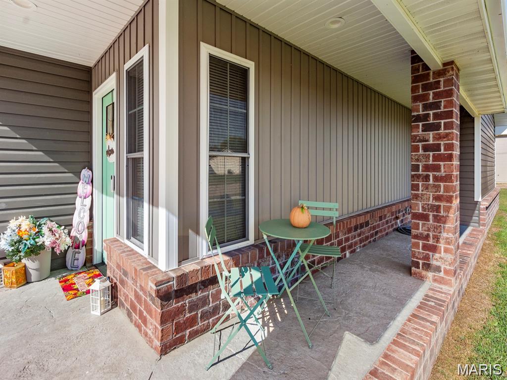 PRAIRIE TRAILS ESTATES - Residential Lease