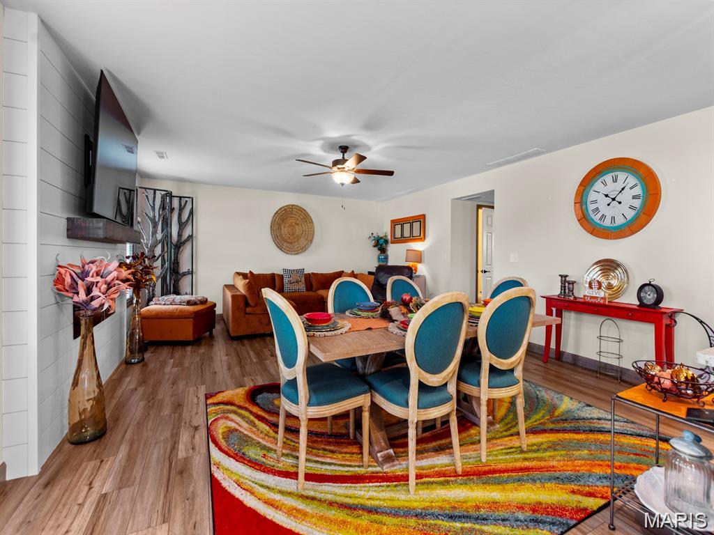 PRAIRIE TRAILS ESTATES - Residential Lease