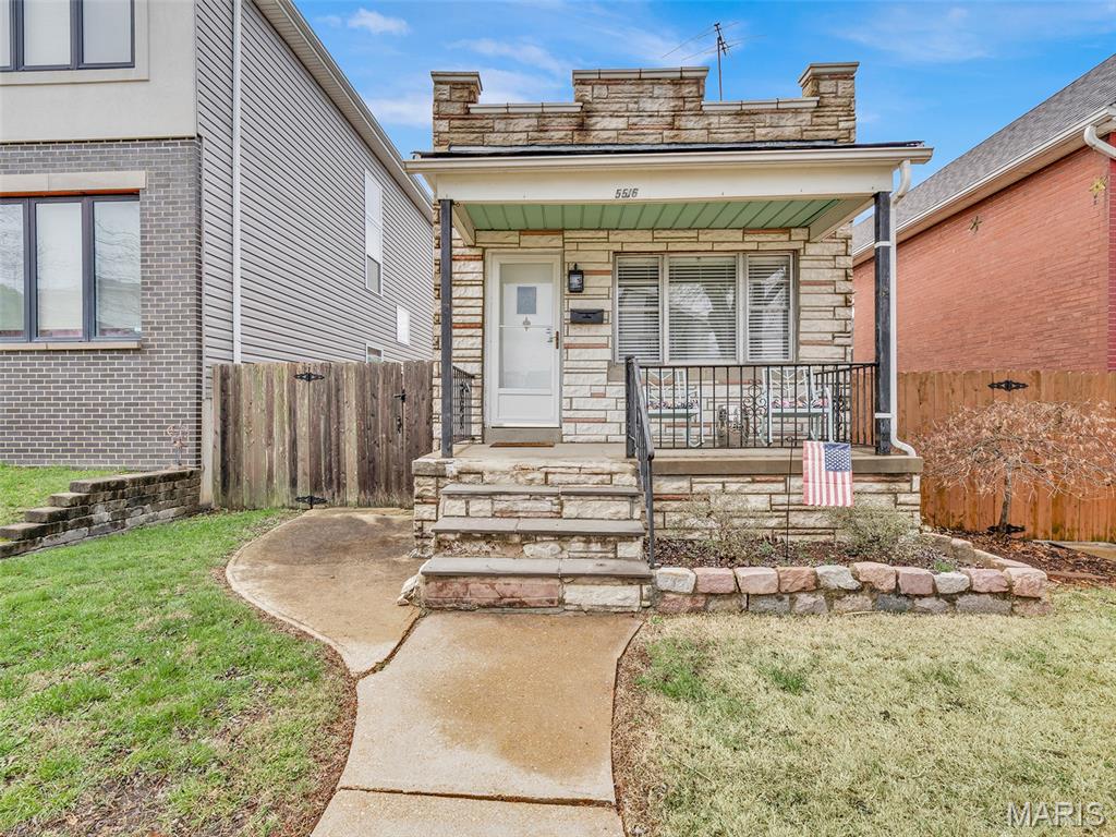 Live in the heart of The Hill, one of St. Louis’ most iconic and desirable neighborhoods! This updated 1 bedroom, 1 bath home offers a updated and bright, open-concept floor plan ideal for modern living. The kitchen offers space ideal for any chef with stone countertops and an eat in island. The seamless flow between living spaces creates a welcoming feel, while the unbeatable location puts you within walking distance to renowned restaurants, bakeries, and local shops. Whether you're a first time buyer, downsizing, or looking for an investment opportunity, this home offers the perfect blend of comfort and convenience.