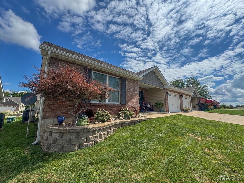 Villas/Butterfield Gardens Amd Place - Residential