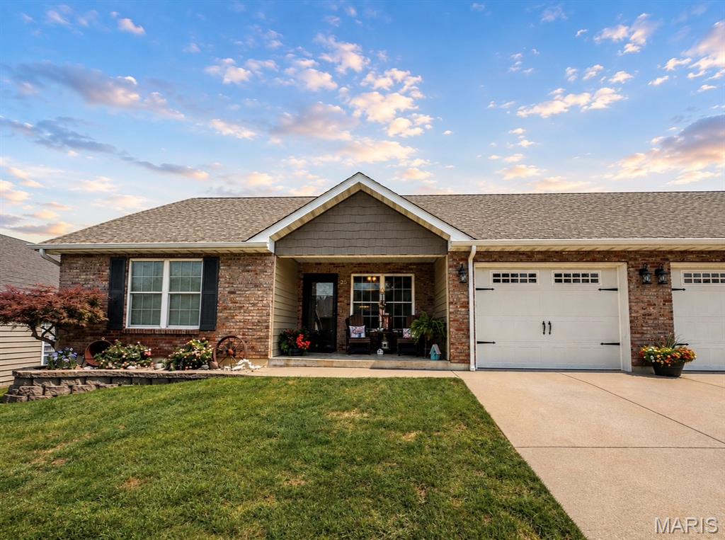 Welcome to this beautifully maintained 2-bedroom, 2-bathroom home in the highly sought-after 55+ community of Butterfield Gardens in the heart of Farmington. This home features an open-concept living and dining area, a stunning kitchen, and a spacious primary suite with a private en suite bathroom. A second bedroom and full bathroom provide the perfect space for guests or a home office.

Additional features include a one-car attached garage, extra patio storage, and a brand-new roof and gutters installed in 2026. Enjoy low-maintenance living with fantastic community amenities, including a swimming pool, clubhouse, scenic pond with a fountain, and sidewalks throughout the neighborhood.

Homes in Butterfield Gardens are rarely available—don’t miss your opportunity to make this one yours!