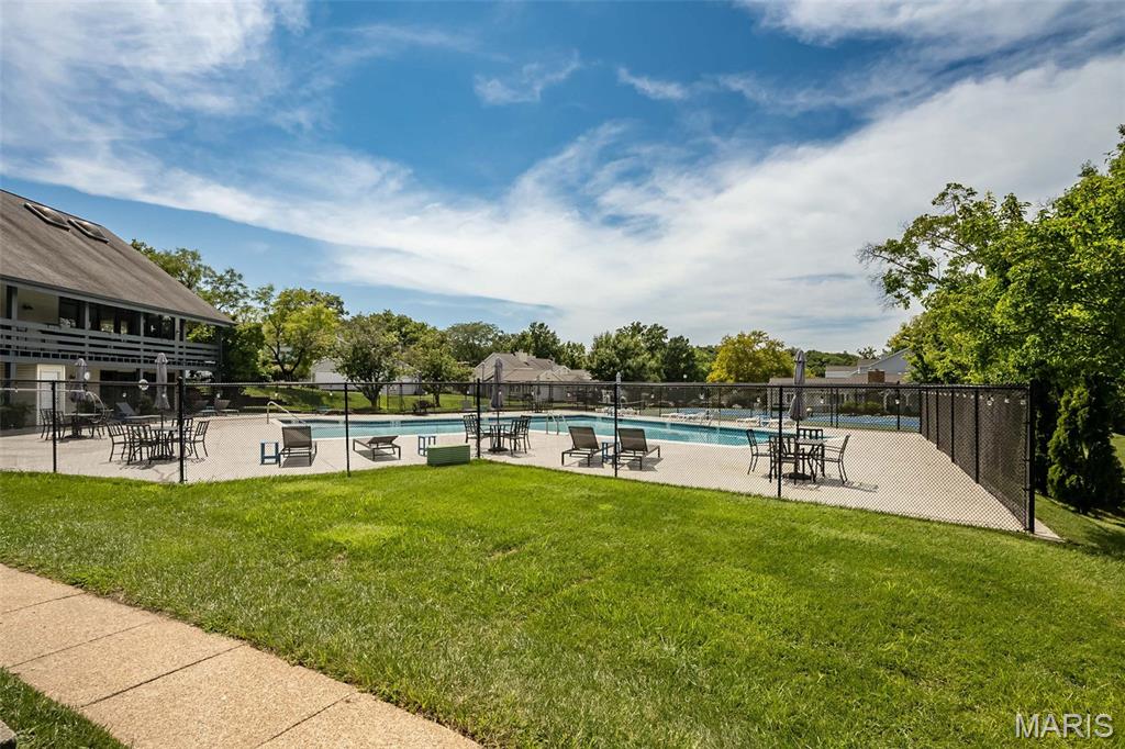 Greens Of Broadmoor Condo 11 - Residential