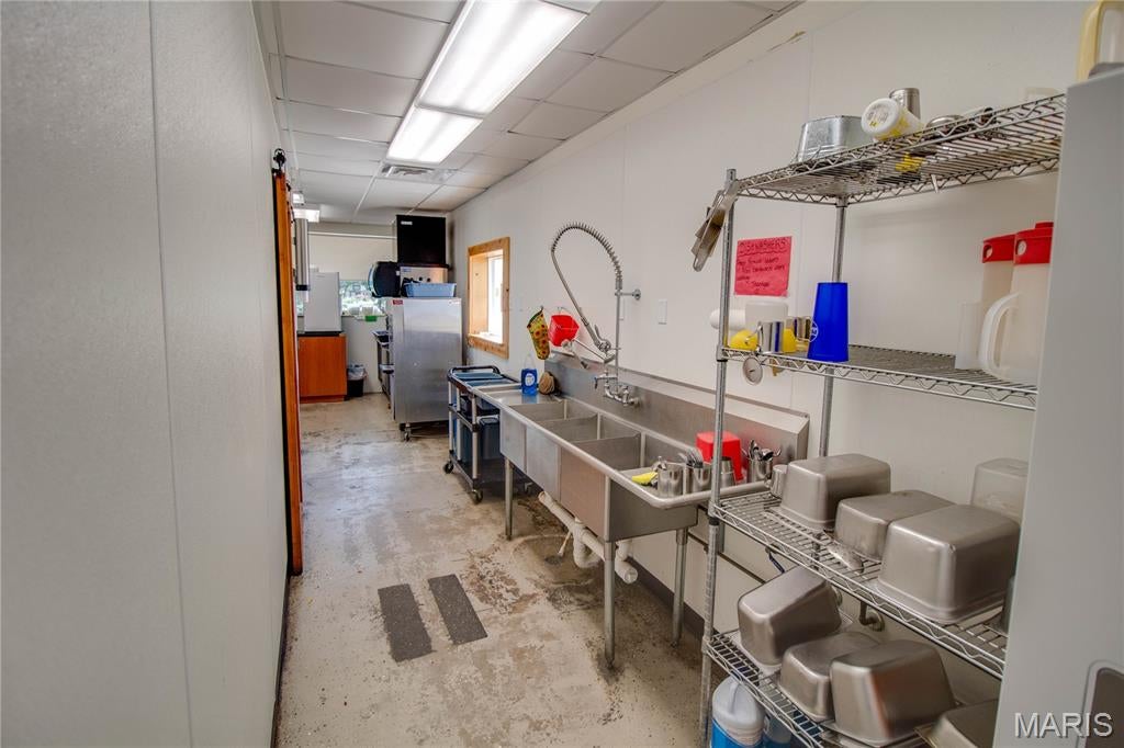Albro Palmer Etal Sub - Commercial Sale