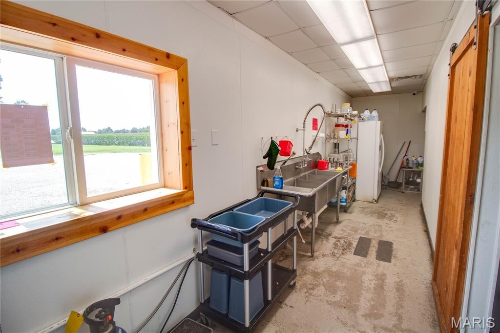 Albro Palmer Etal Sub - Commercial Sale