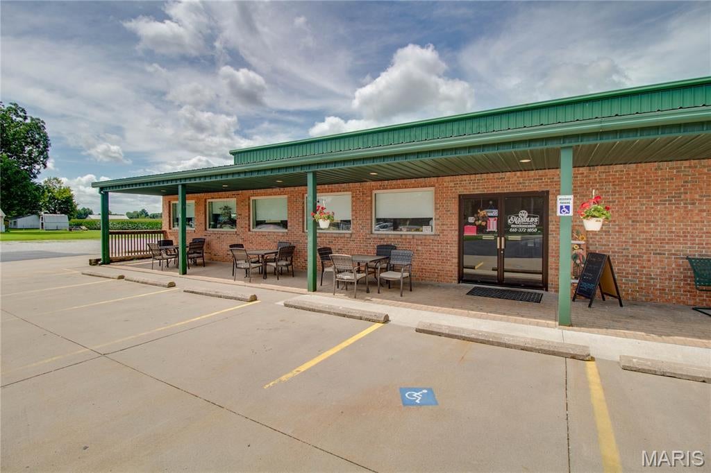 Albro Palmer Etal Sub - Commercial Sale