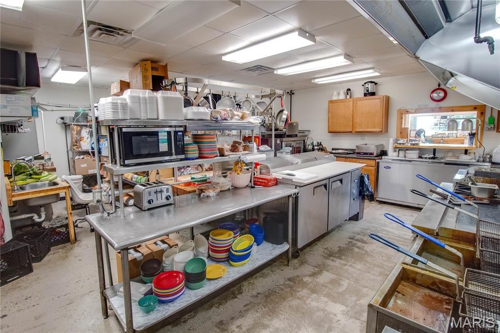 Albro Palmer Etal Sub - Commercial Sale