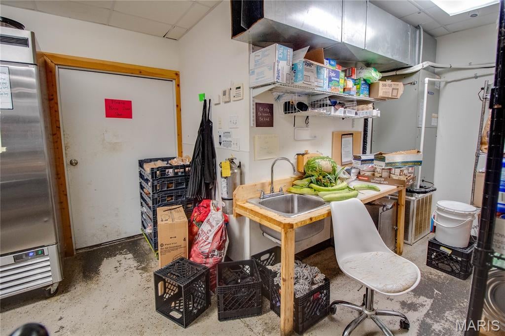 Albro Palmer Etal Sub - Commercial Sale