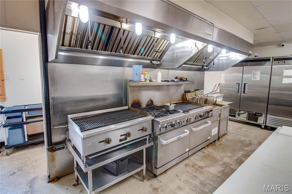 Albro Palmer Etal Sub - Commercial Sale