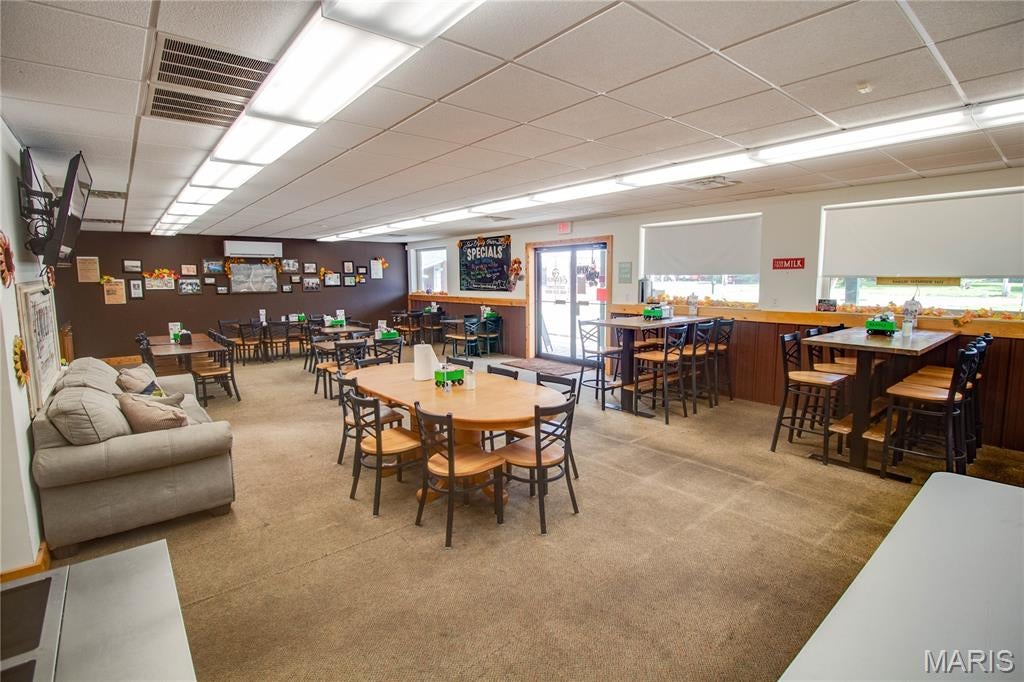 Albro Palmer Etal Sub - Commercial Sale