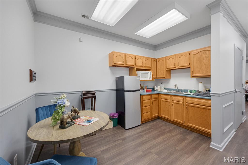 Dunklins Add - Commercial Sale