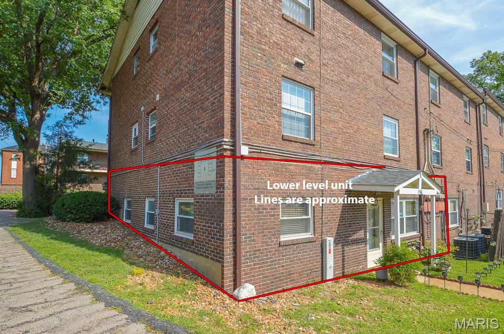 Colonial Woods Condo - Residential