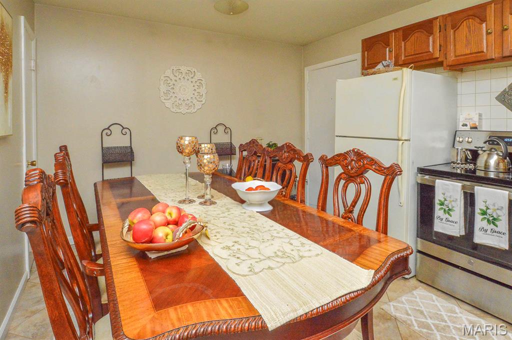 Colonial Woods Condo - Residential