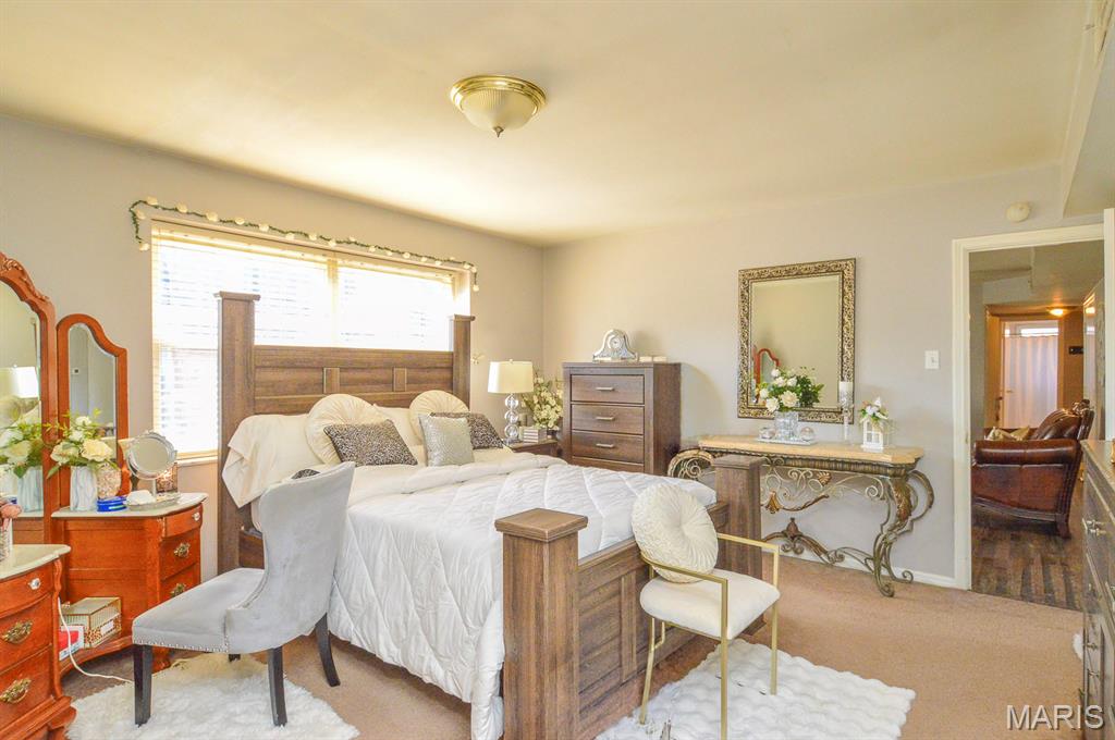 Colonial Woods Condo - Residential