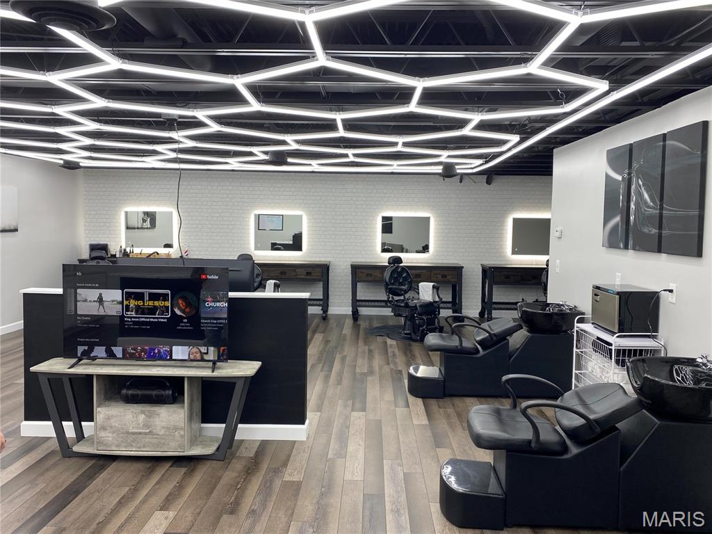 Rockport Centre - Commercial Sale