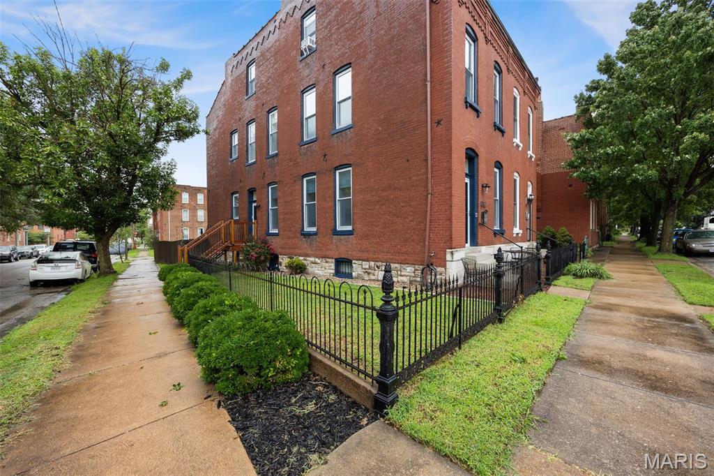Missouri Corner - Residential