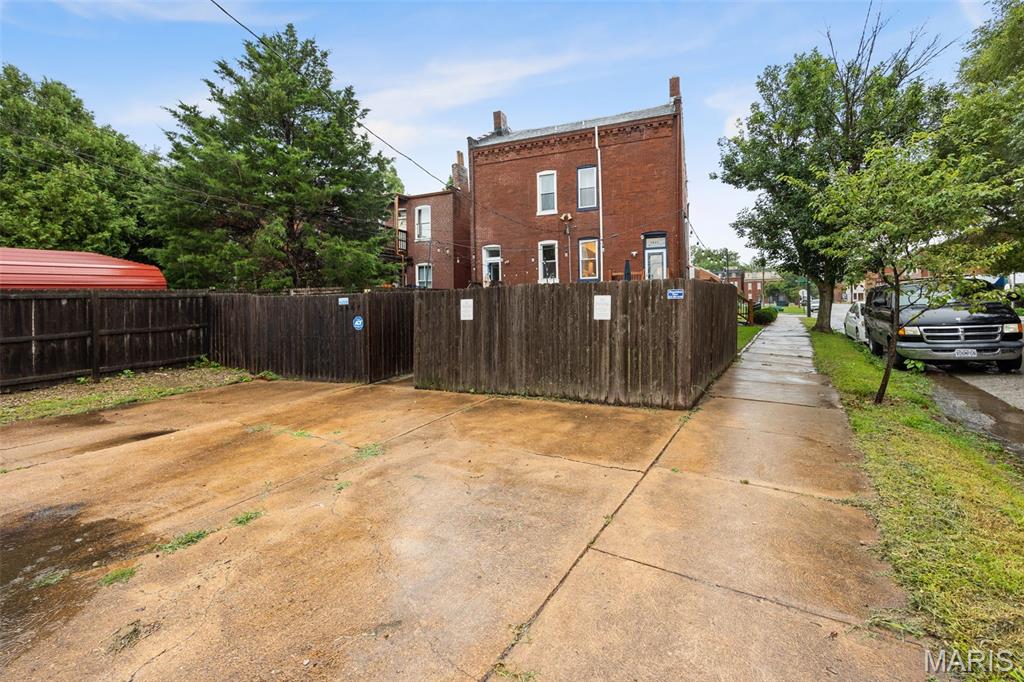 Missouri Corner - Residential