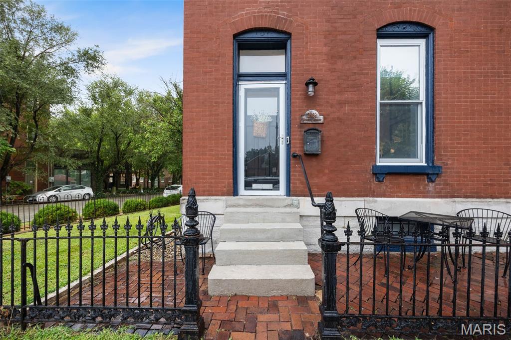 Missouri Corner - Residential