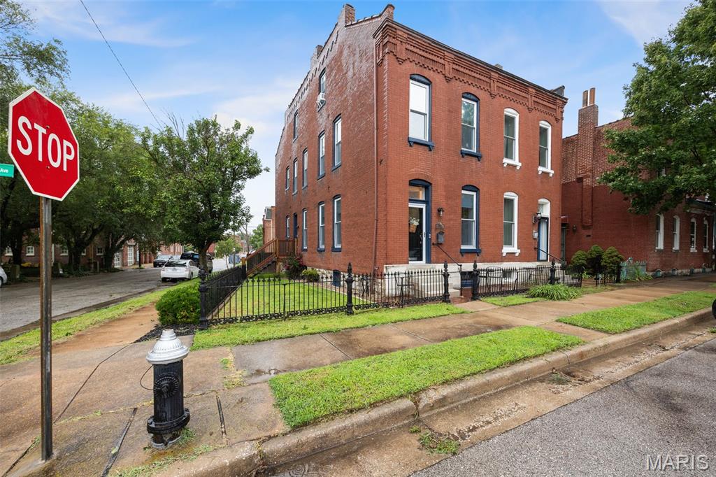 Missouri Corner - Residential