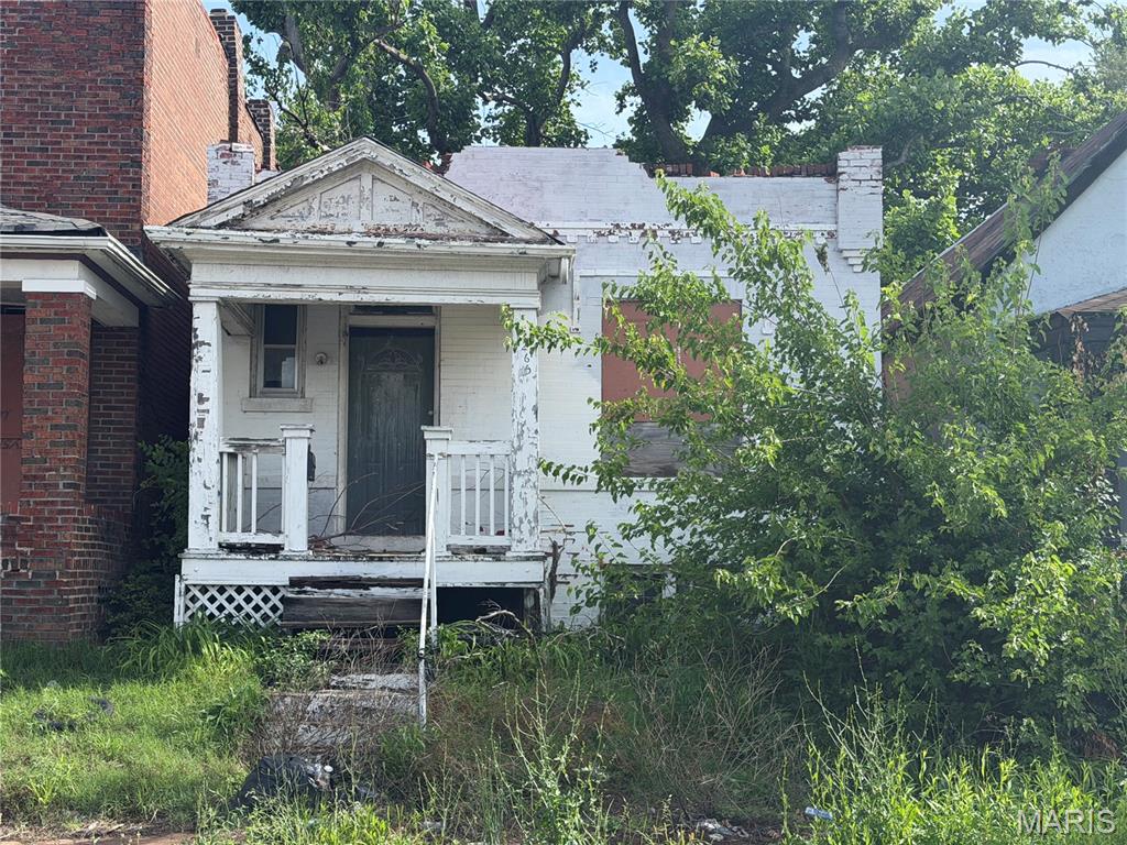Investor portfolio opportunity in St. Louis! This package includes 5 properties being sold as-is, offering strong potential for investors, flippers, or buyers looking to expand their rental portfolio.

Properties will require repairs and renovations, making this an excellent value-add opportunity with upside potential. Portfolio includes multiple properties that can be purchased together or individually, depending on seller approval.

Ideal for investors seeking fix-and-flip opportunities, long-term rental investments, or portfolio expansion in the St. Louis market. Conveniently located near local amenities, schools, and major roadways.

Seller to make no repairs, warranties, or inspections. Bring your vision and contractor — endless potential awaits.

Portfolio includes the following addresses:

4265 E Farlin Ave
5204 St. Louis Ave
1433 Rowan Ave
5044 Alcott Ave
5649 Roosevelt Pl

Serious investor inquiries only.