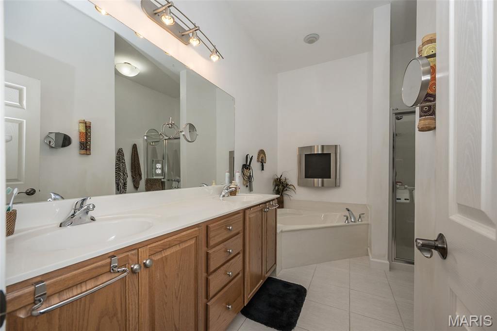 Villas At Chesterfield Pointe - Residential