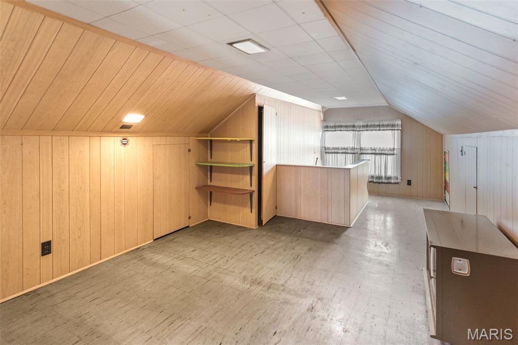 First Ext Barr Place Add - Residential