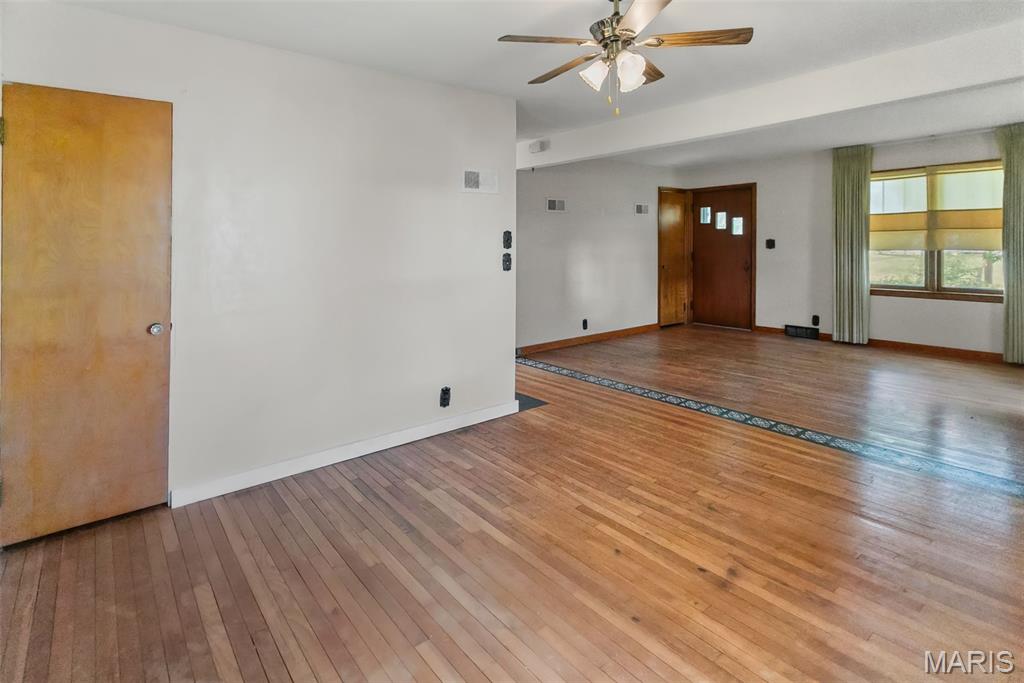 First Ext Barr Place Add - Residential