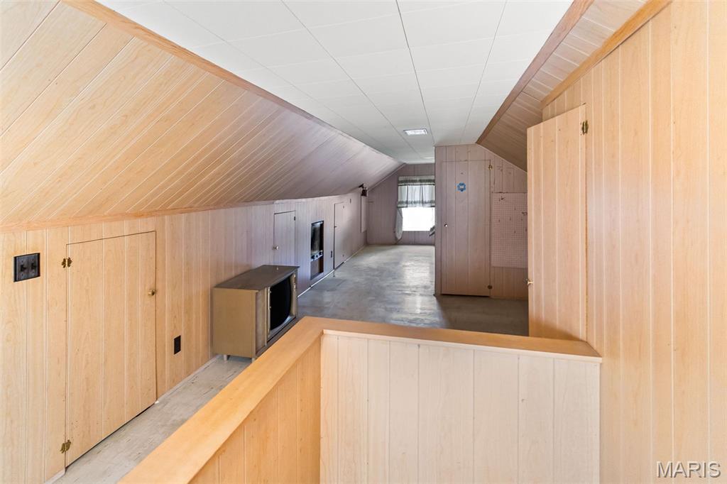 First Ext Barr Place Add - Residential