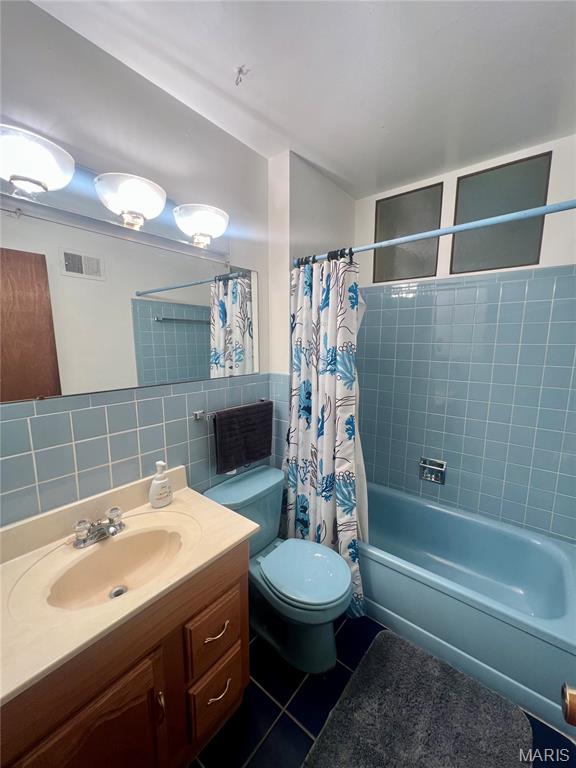 Hathaway Manor 18 - Residential