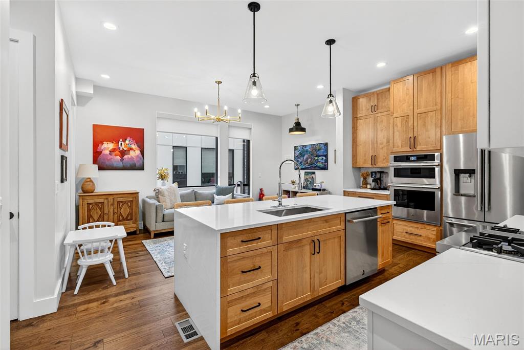 Artizen/West Pine Twnhms - Residential Lease