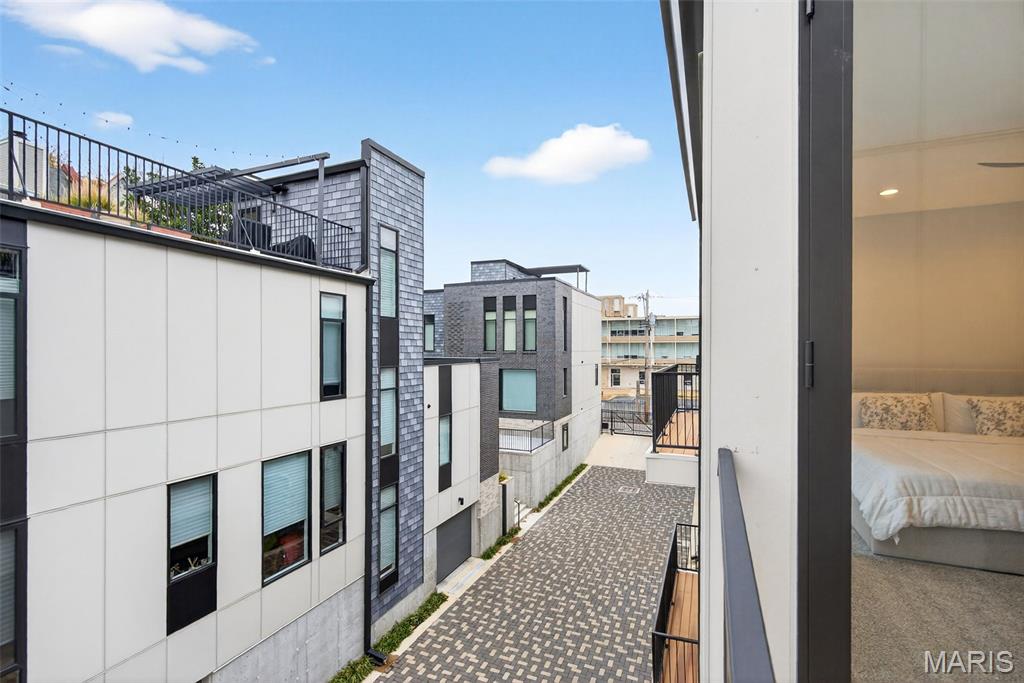 Artizen/West Pine Twnhms - Residential Lease