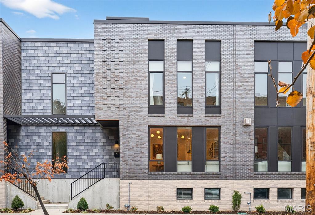 Artizen/West Pine Twnhms - Residential Lease