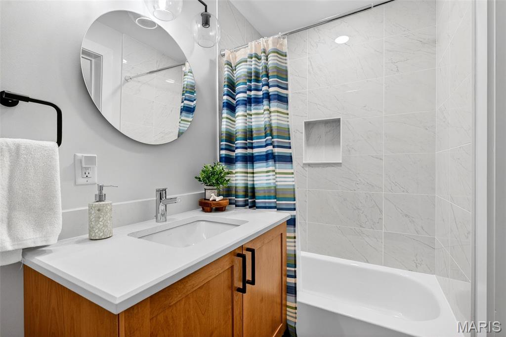 Artizen/West Pine Twnhms - Residential Lease