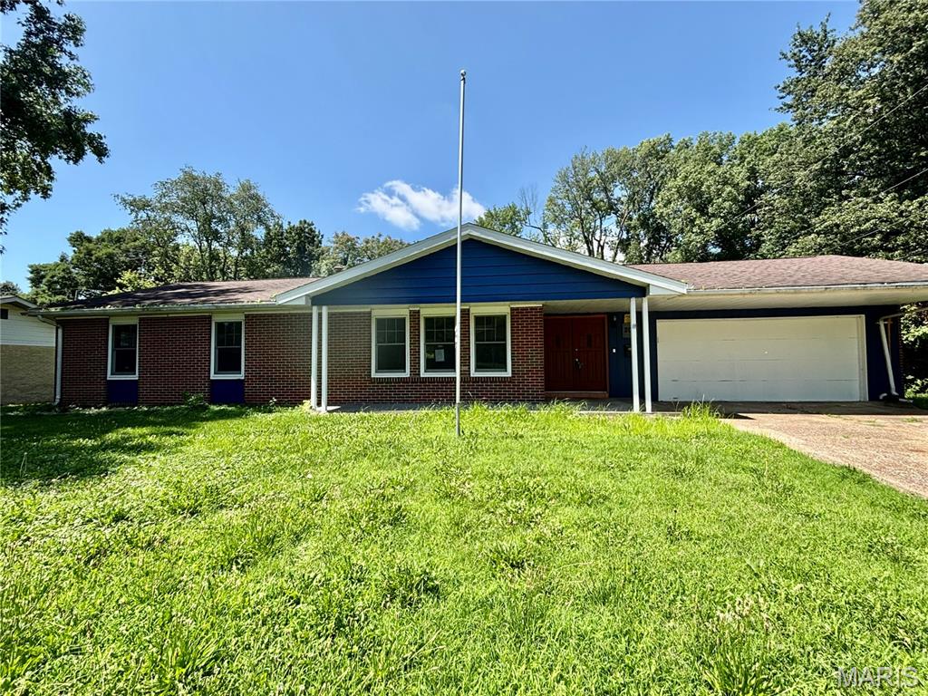 Spacious 3-bedroom, 3-bath home nestled in an established Belleville neighborhood. Offering a convenient location close to everyday amenities, bus line and the hospital. Inside is an inviting open floor plan with an eat in dining room, and large living room. The bedrooms are good sized with ample closet space. Some things that make this home special are the screened in porch, and tons of built-in cabinets in the large garage. This home needs updates. It is waiting for your personal updates to make this home your own. Sold AS IS Where IS.