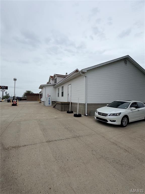 Freeburg - Commercial Sale