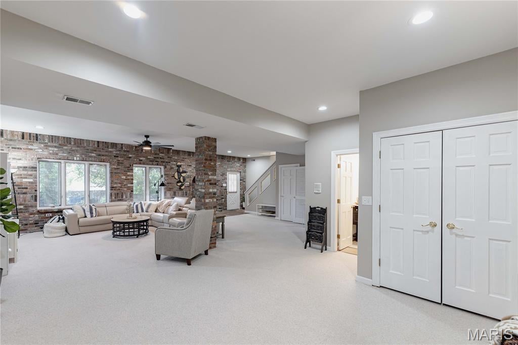 Oakvilla Manor - Residential
