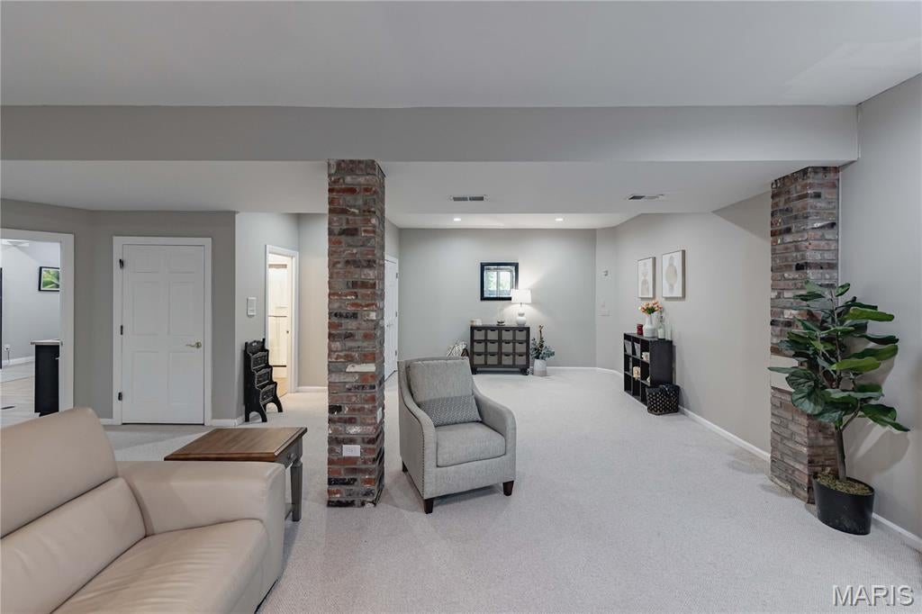 Oakvilla Manor - Residential