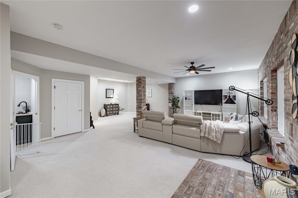 Oakvilla Manor - Residential