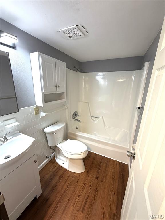 Mathes Sub - Residential Lease