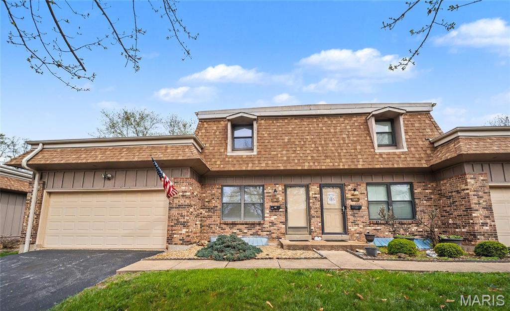 This 2 bedroom 1.5 bathroom townhouse features a large 2 car garage. While this condo is in great original condition, it also has a new electrical panel and wiring. Move right in or renovate to your liking. Enjoy simple living at McKelvey Manor with a pool and tennis court. This HOA also manages exterior maintenance. This Condo Community is not FHA approved and rentals are no longer approved.