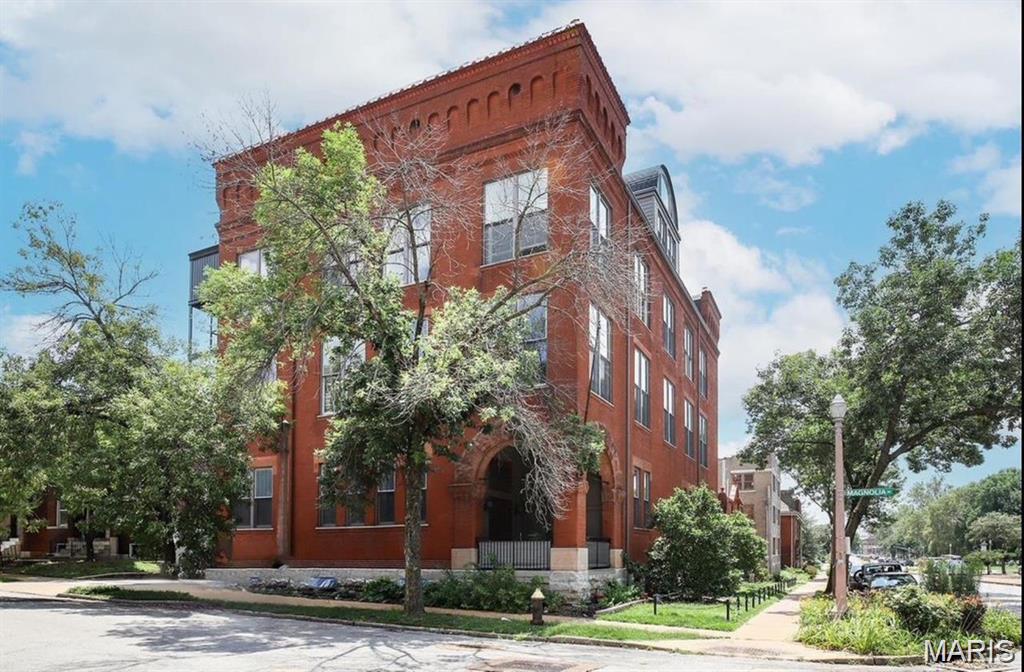 Grand Lofts - Residential