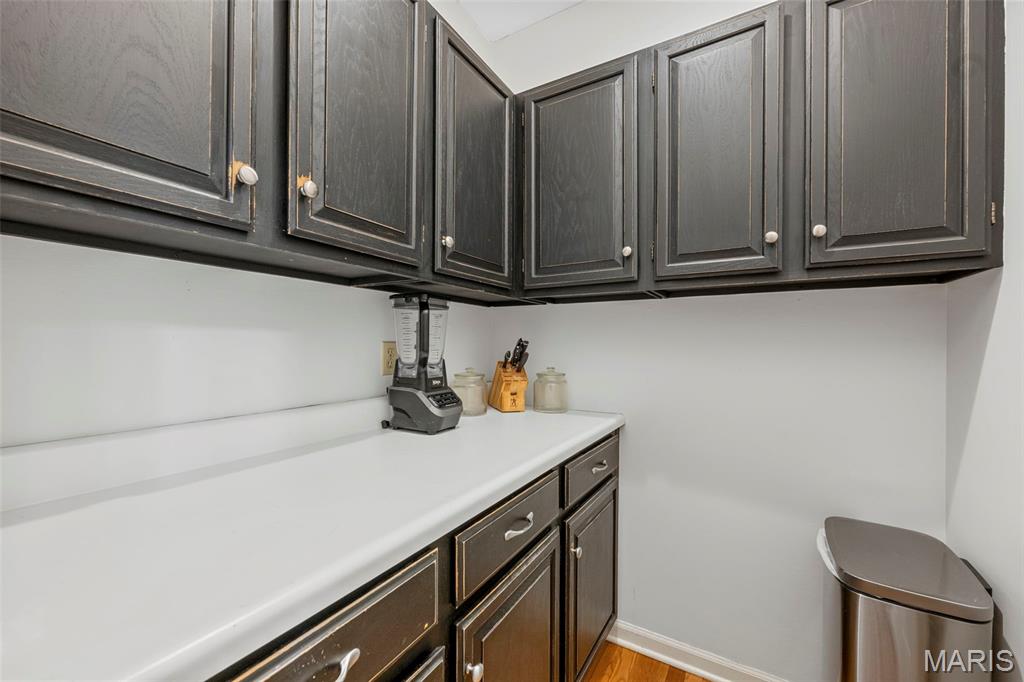 Hawken Condo Ph J - Residential