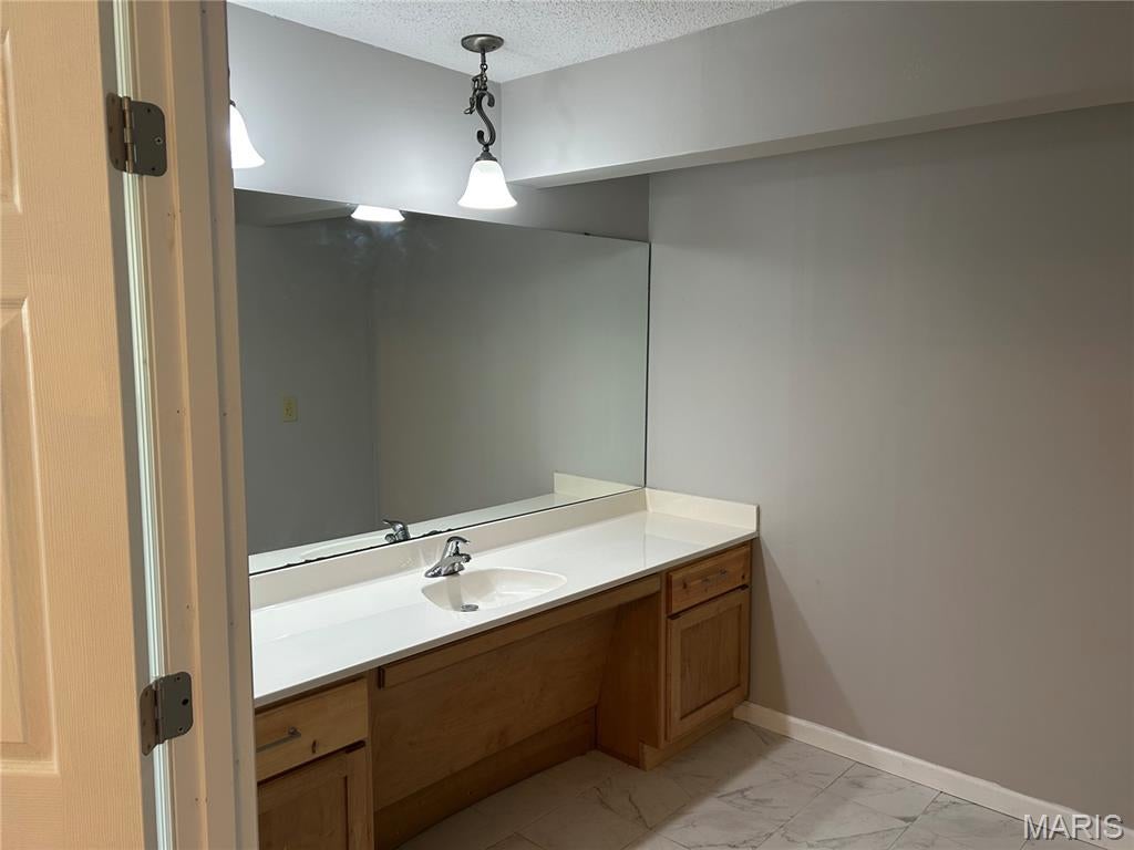 Lsl #6 Resub #106 & 123 - Residential Lease