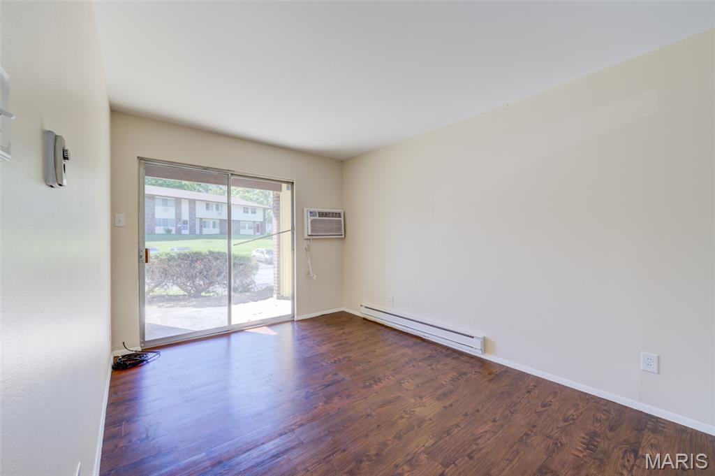 Hazelcrest Condo - Residential