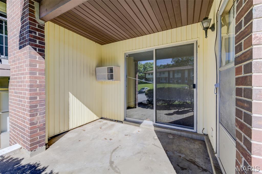 Hazelcrest Condo - Residential